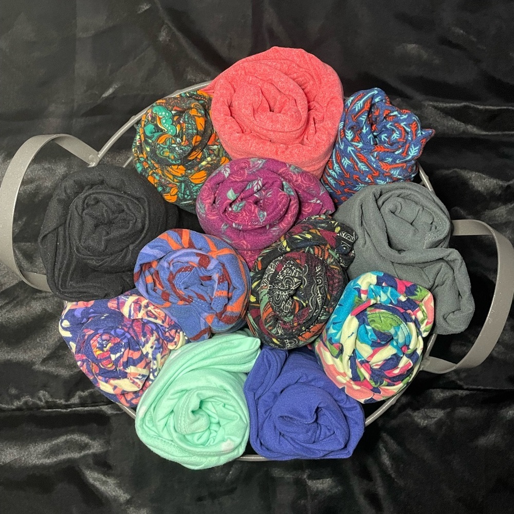 5⭐️ - 5 pairs for 1 price- OS Lularoe Leggings - Mystery Grab Bag - Picture 2 of 5